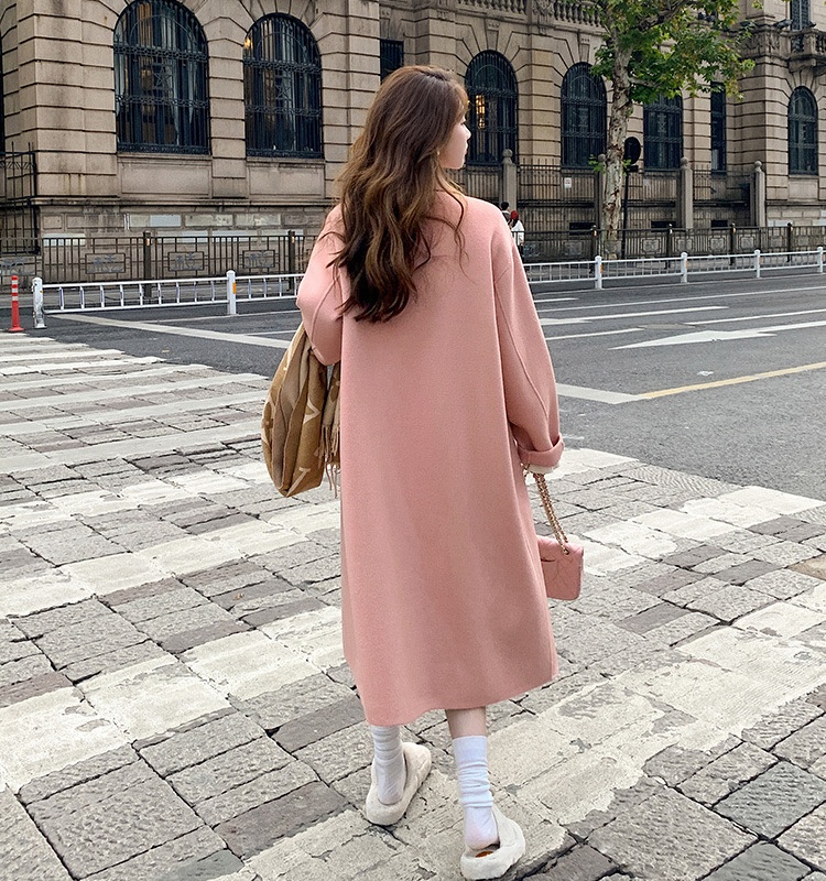 Long loose pink commuting woolen coat for women