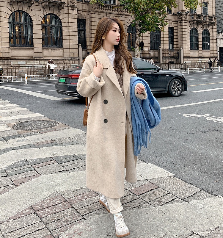 Long loose pink commuting woolen coat for women