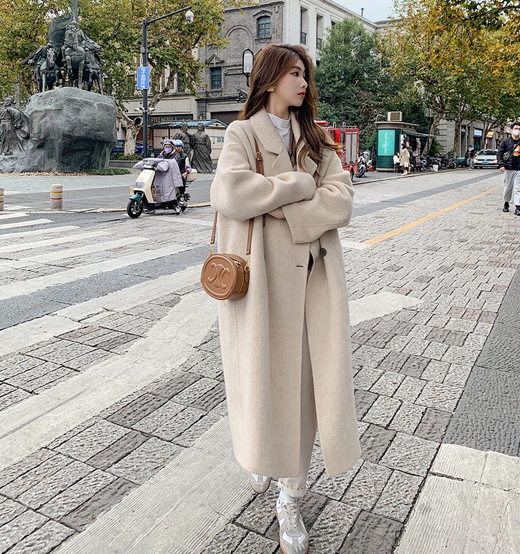 Long loose pink commuting woolen coat for women