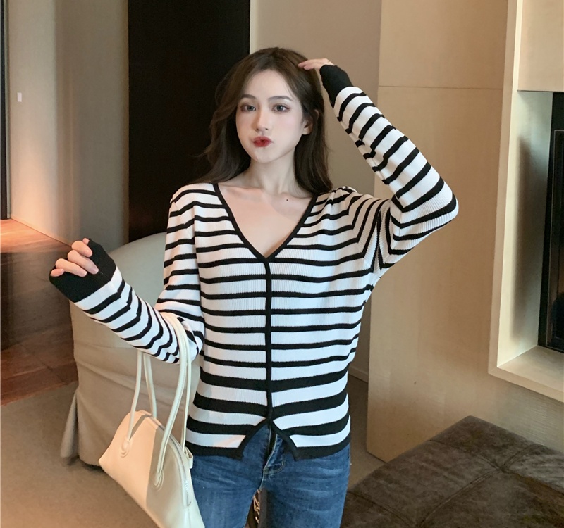 Mixed colors knitted V-neck retro stripe autumn tops