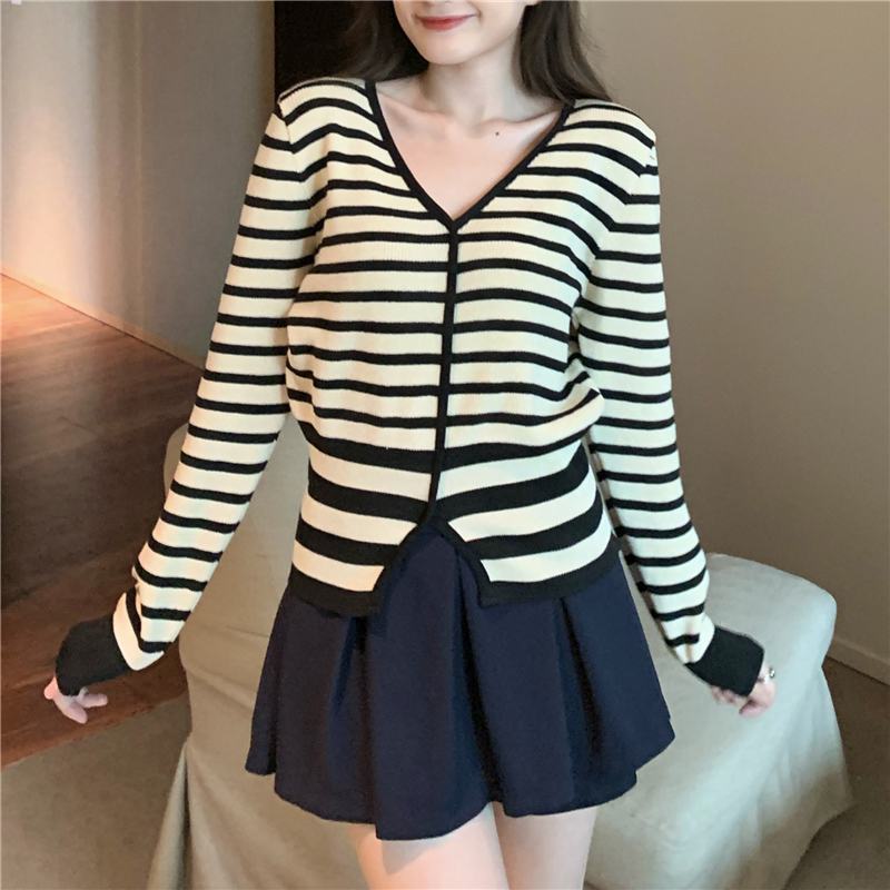 Mixed colors knitted V-neck retro stripe autumn tops