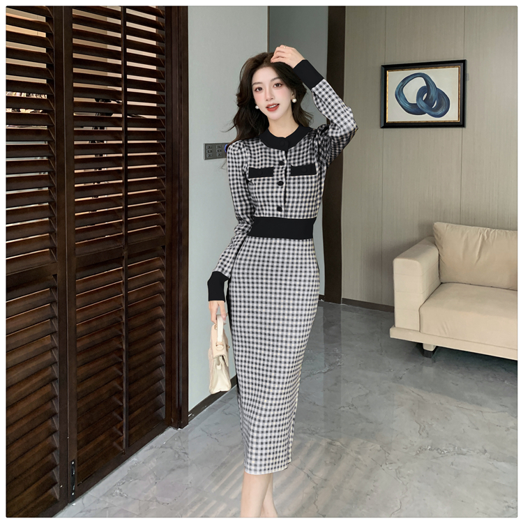 Knitted chanelstyle dress long autumn and winter long dress