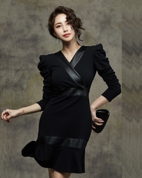 Autumn and winter pinched waist Korean style package hip dress