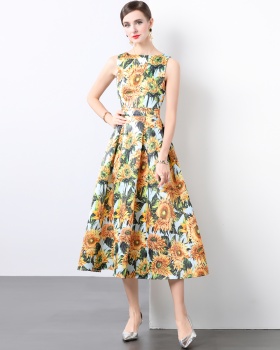 Clipping A-line stereoscopic sleeveless high waist dress