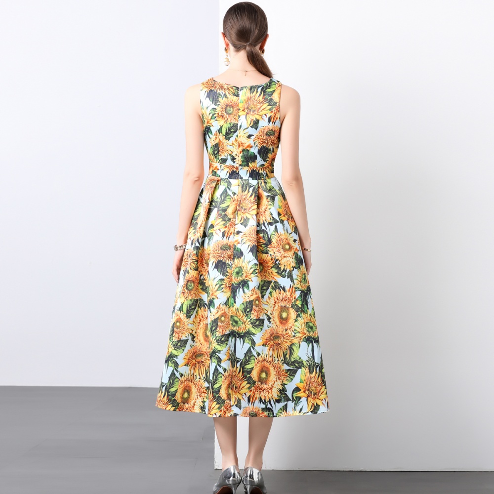 Clipping A-line stereoscopic sleeveless high waist dress