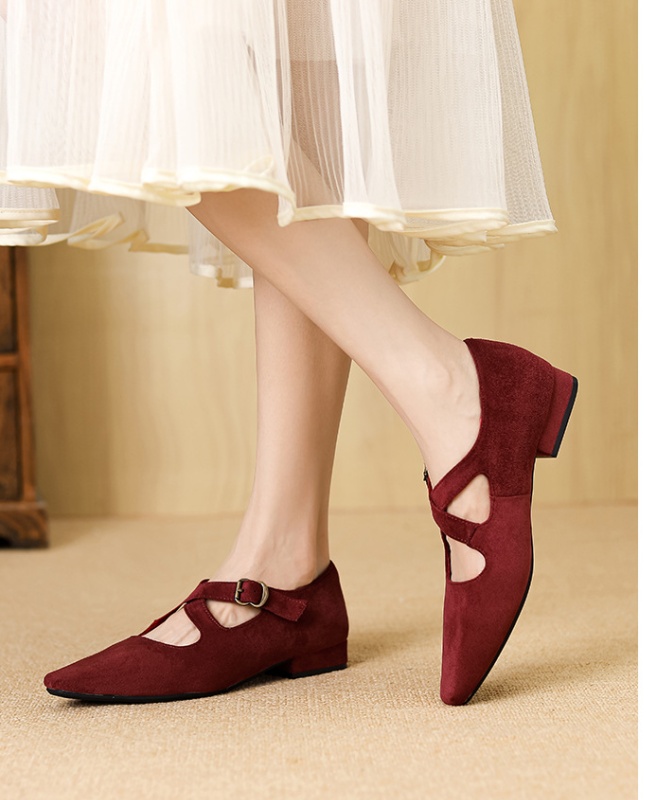 Thick spring pointed retro low shoes