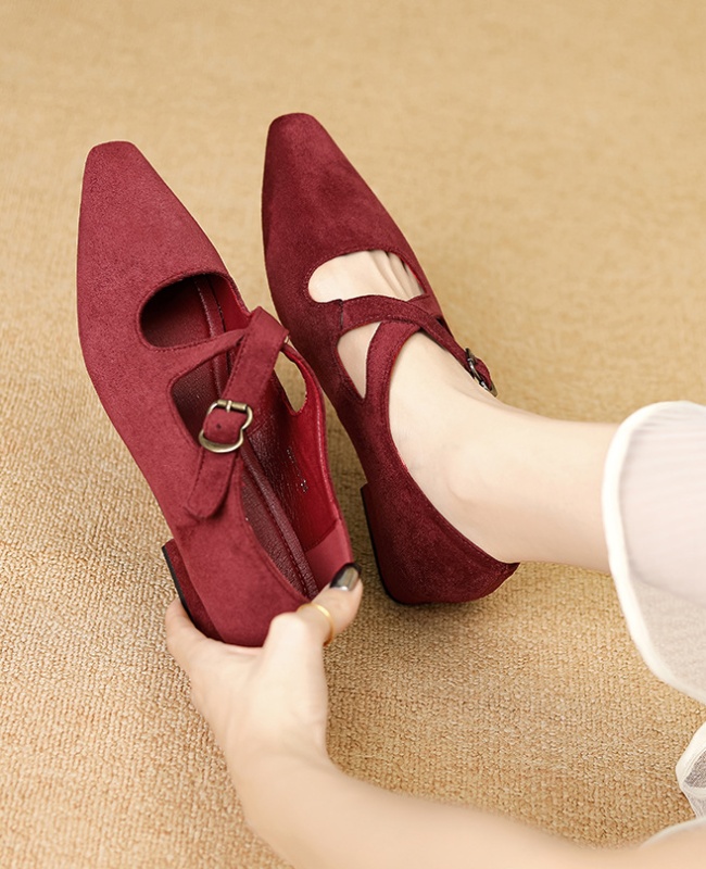 Thick spring pointed retro low shoes