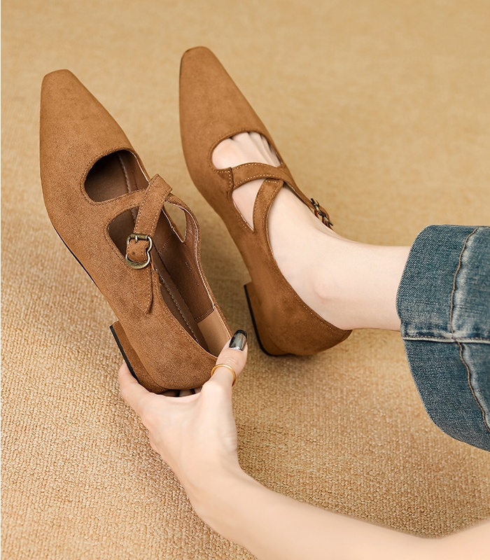 Thick spring pointed retro low shoes