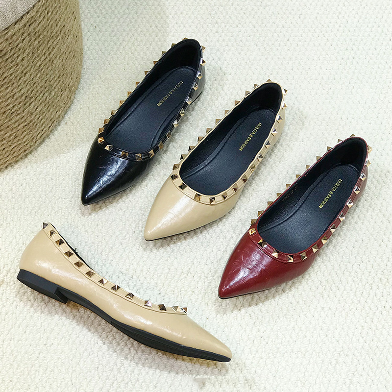 Lady flat simple slim rivet four seasons pointed shoes