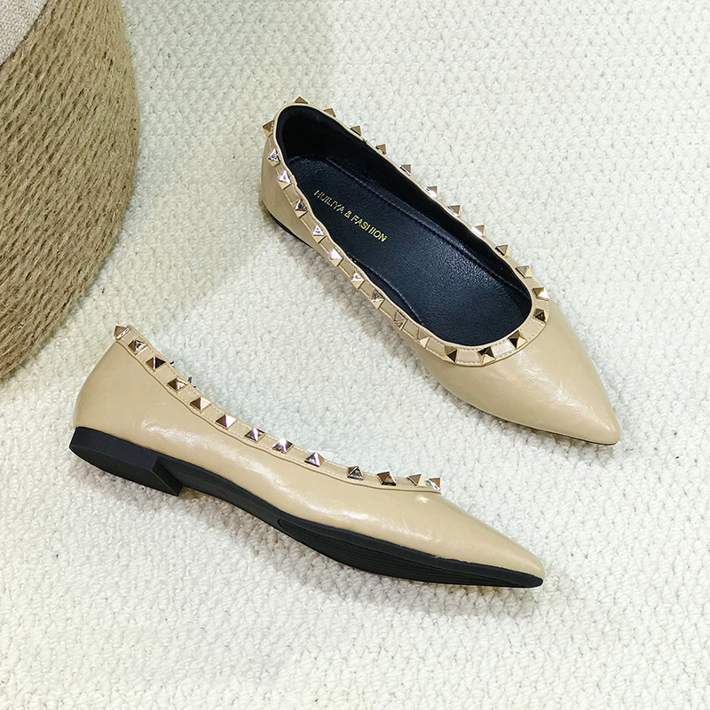 Lady flat simple slim rivet four seasons pointed shoes