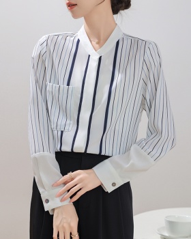 Long sleeve autumn simple stripe shirt