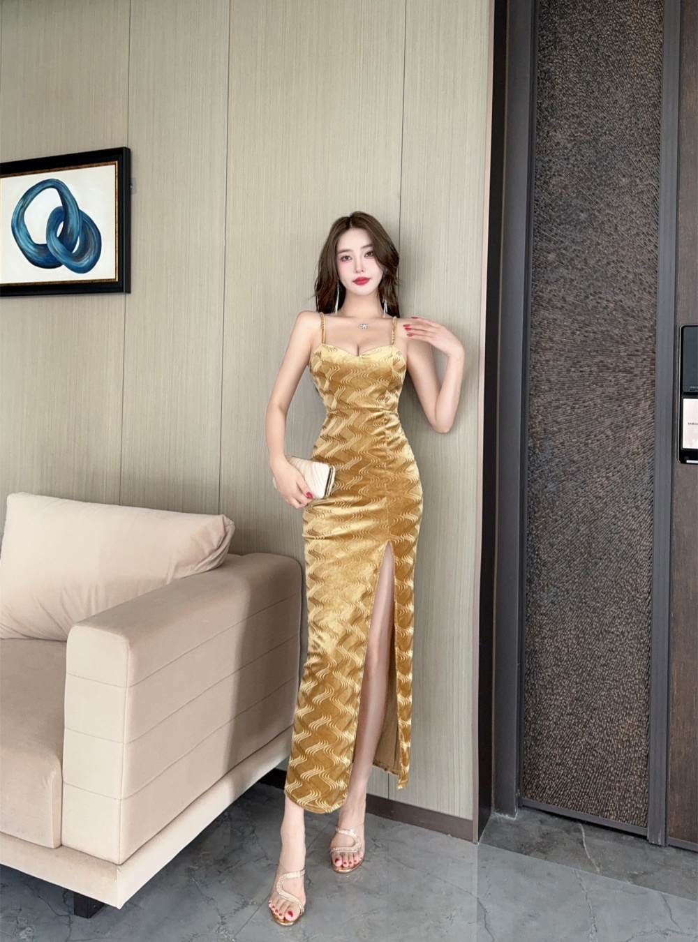 Sling bottoming temperament golden velvet dress