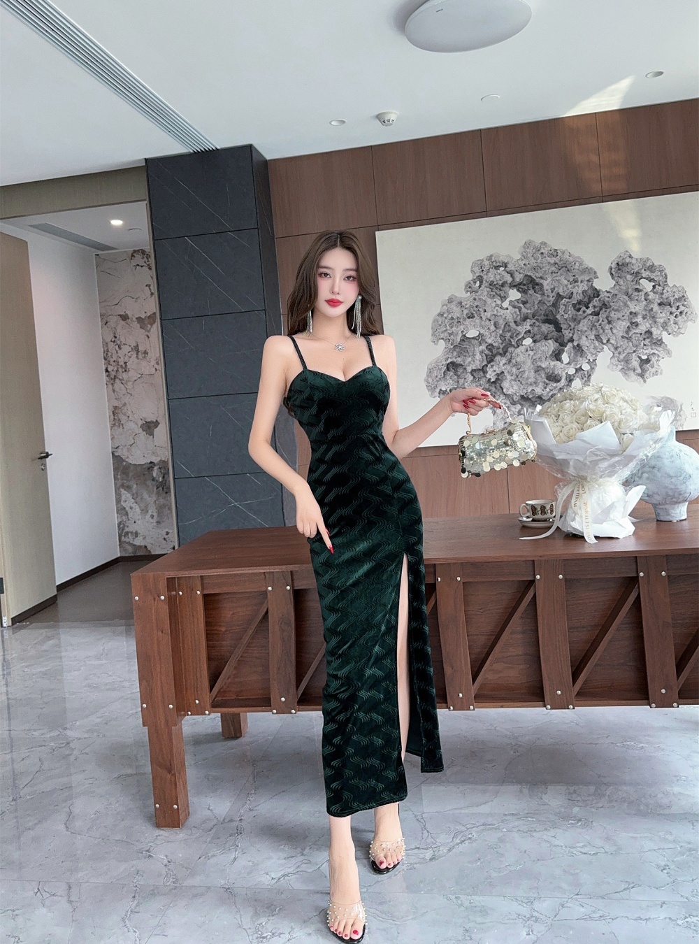 Sling bottoming temperament golden velvet dress