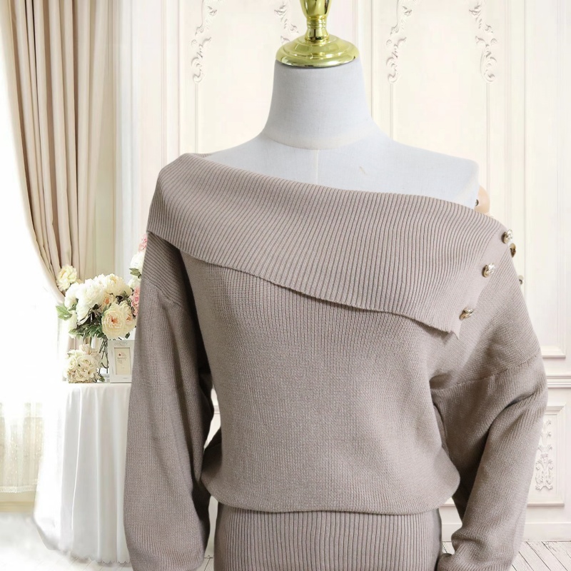 Knitted package hip sloping shoulder dress for women