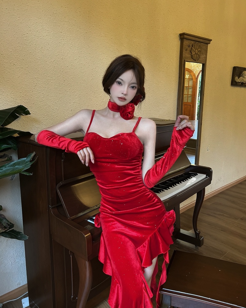 Streamer temperament dress sling red long dress