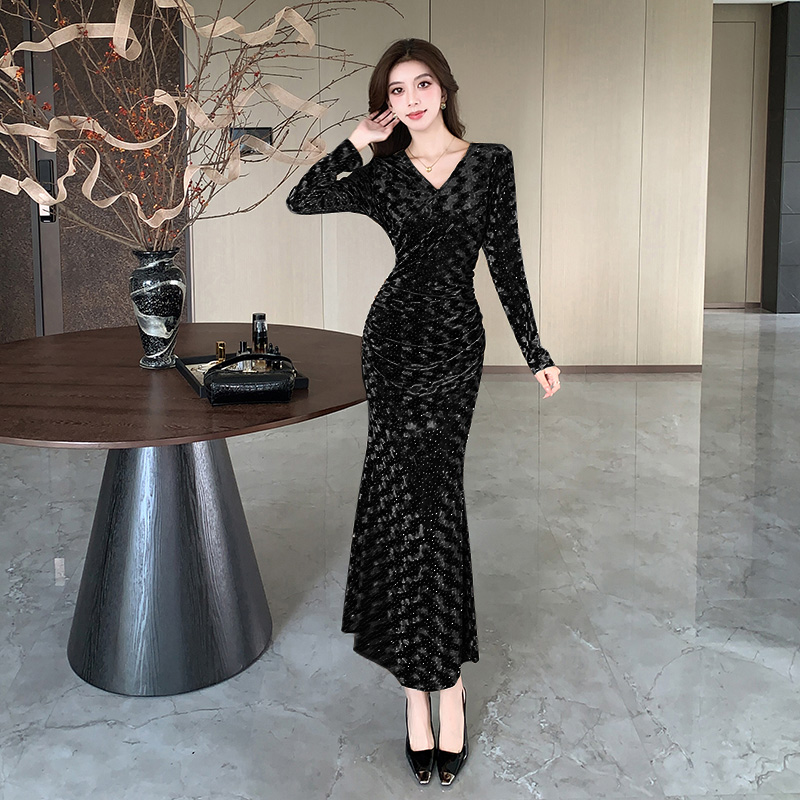 Temperament slim autumn and winter V-neck dress