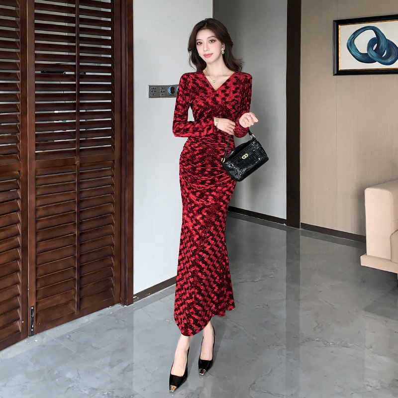 Temperament slim autumn and winter V-neck dress