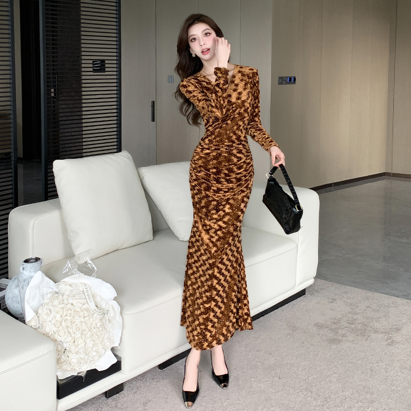 Temperament slim autumn and winter V-neck dress