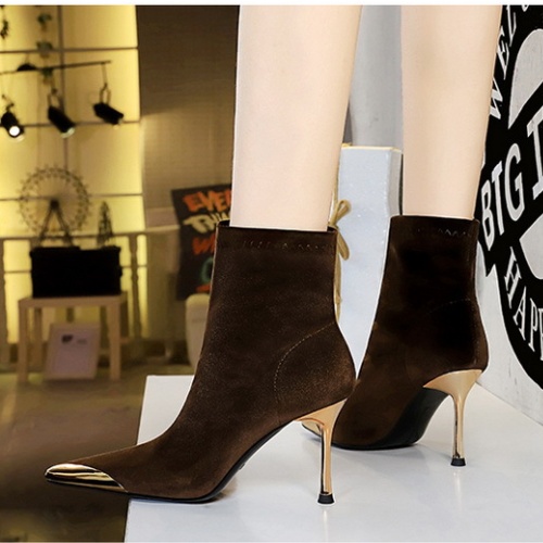 Metal pointed short boots European style women's boots