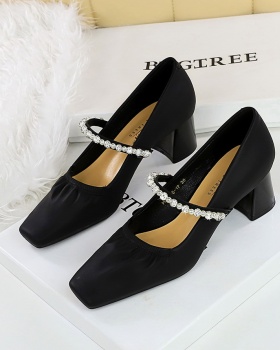 Low thick retro rhinestone pearl shoes for women