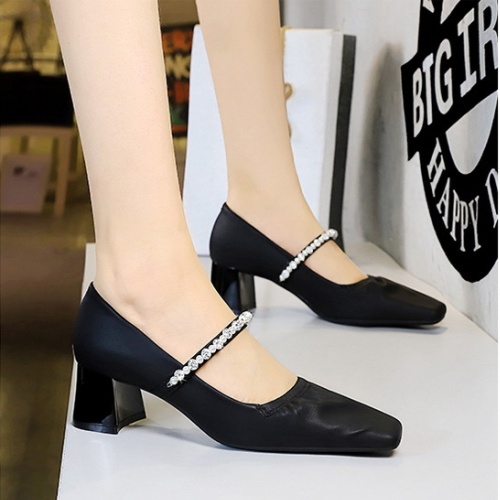 Low thick retro rhinestone pearl shoes for women