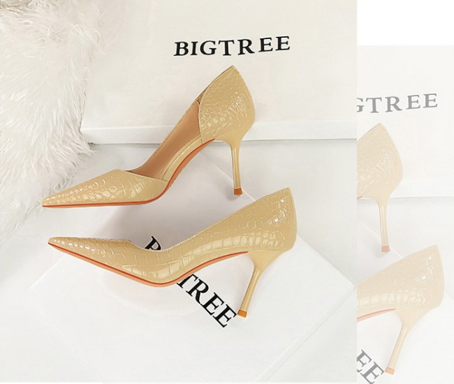 Serpentine slim fine-root sexy European style shoes