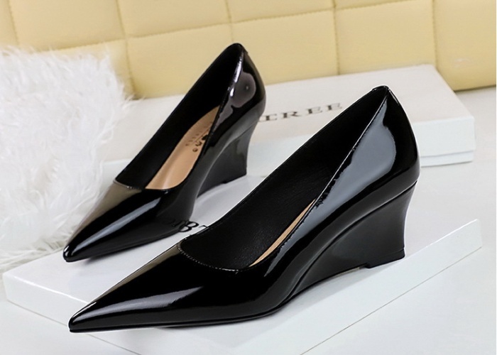 High-heeled patent leather slipsole slim shoes for women