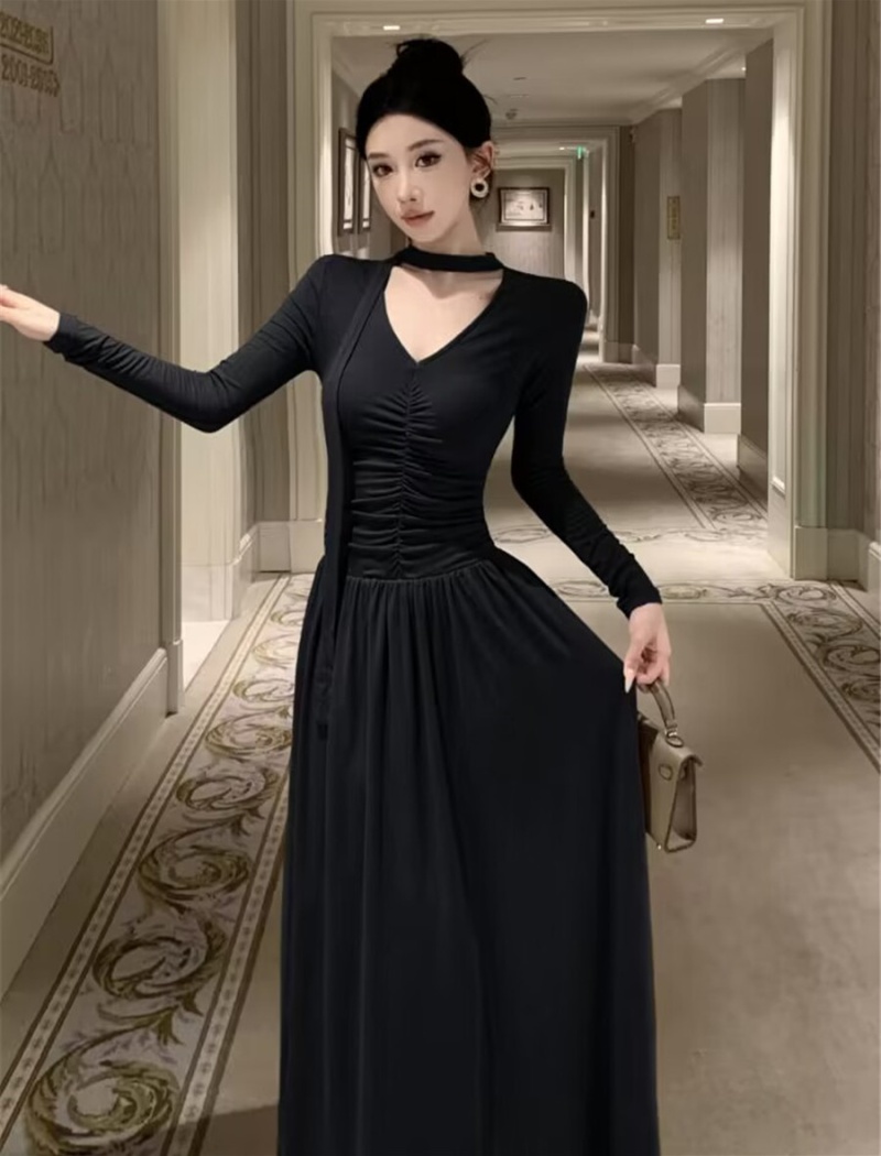 Niche A-line autumn and winter streamer fold dress for women