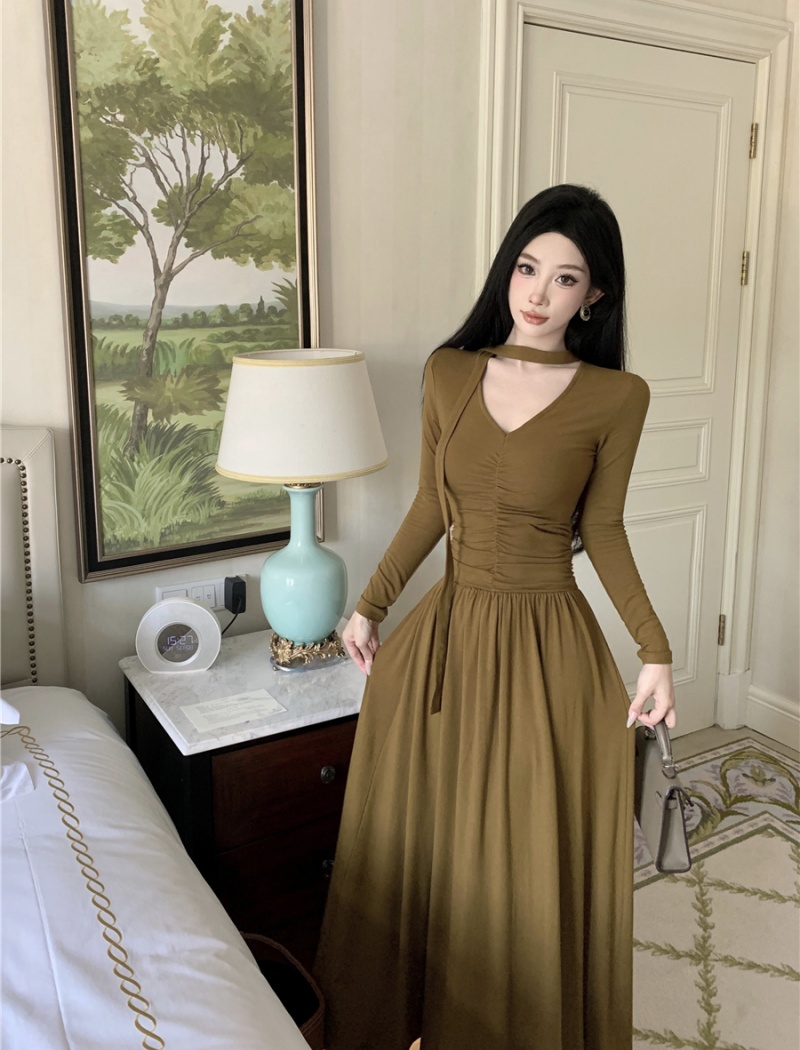 Niche A-line autumn and winter streamer fold dress for women