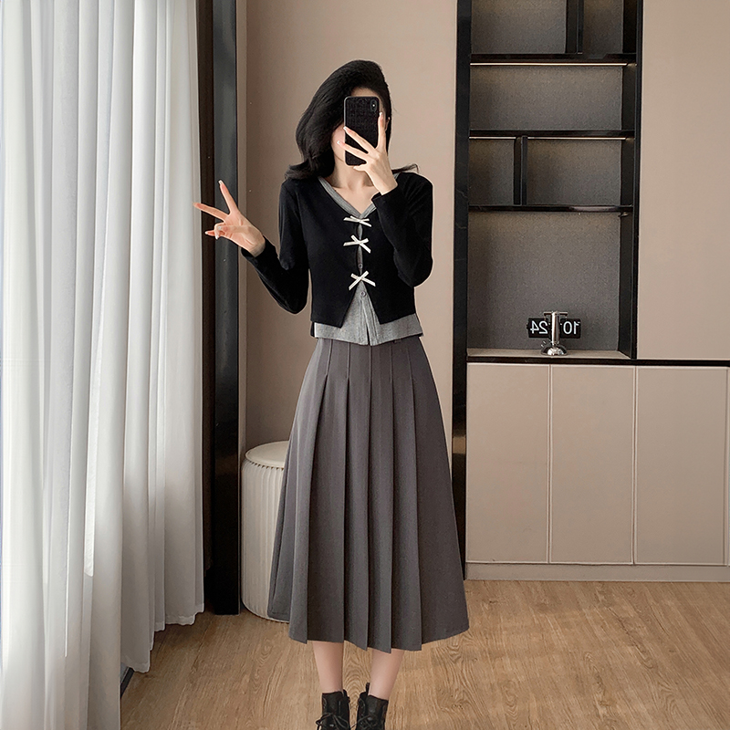 Casual Pseudo-two cardigan mixed colors short skirt