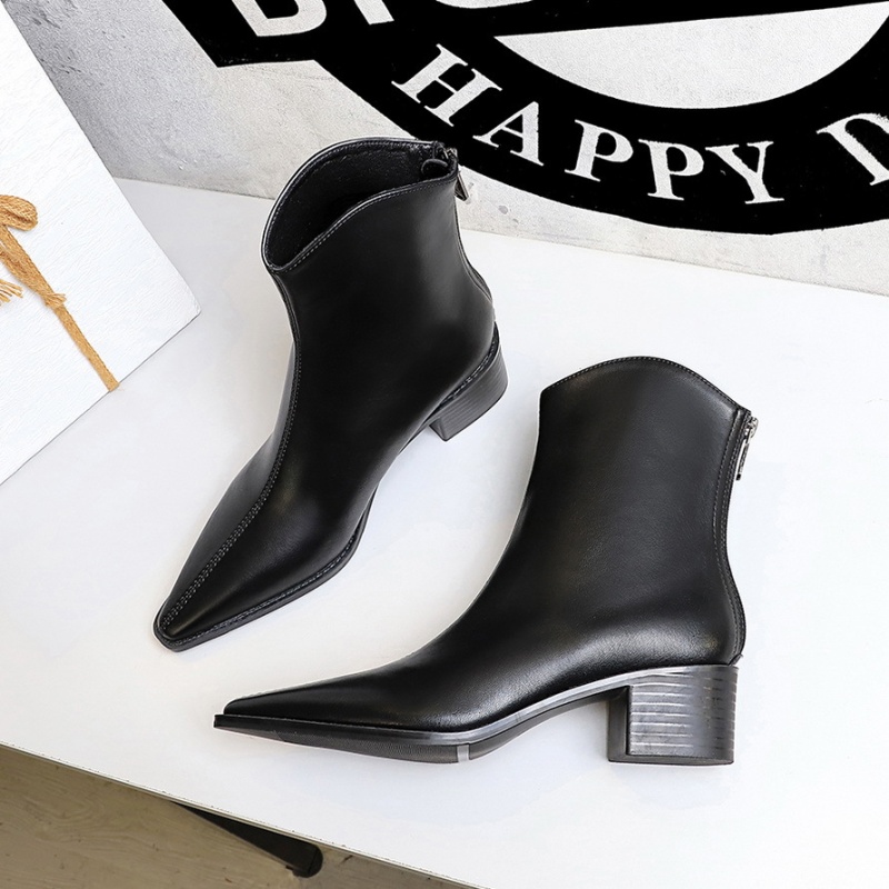 All-match pointed women's boots middle-heel simple boots