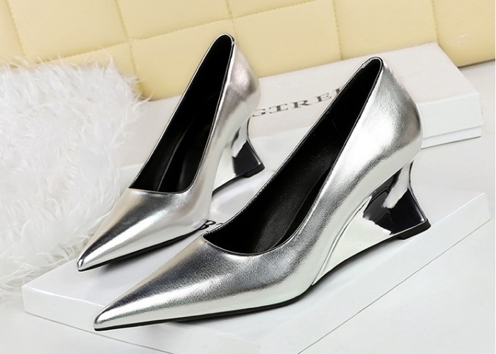 Pointed high-heeled shoes slipsole shoes for women