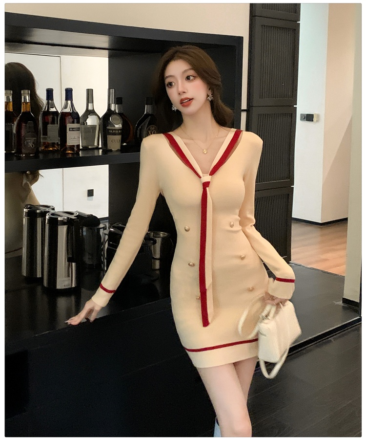 Slim V-neck short package hip autumn and winter dress