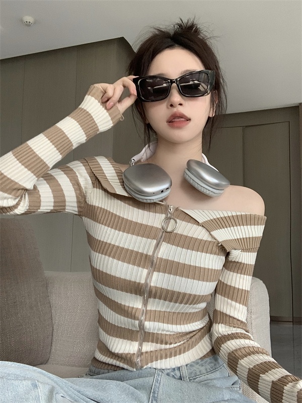 Knitted zip autumn and winter flat shoulder bottoming shirt