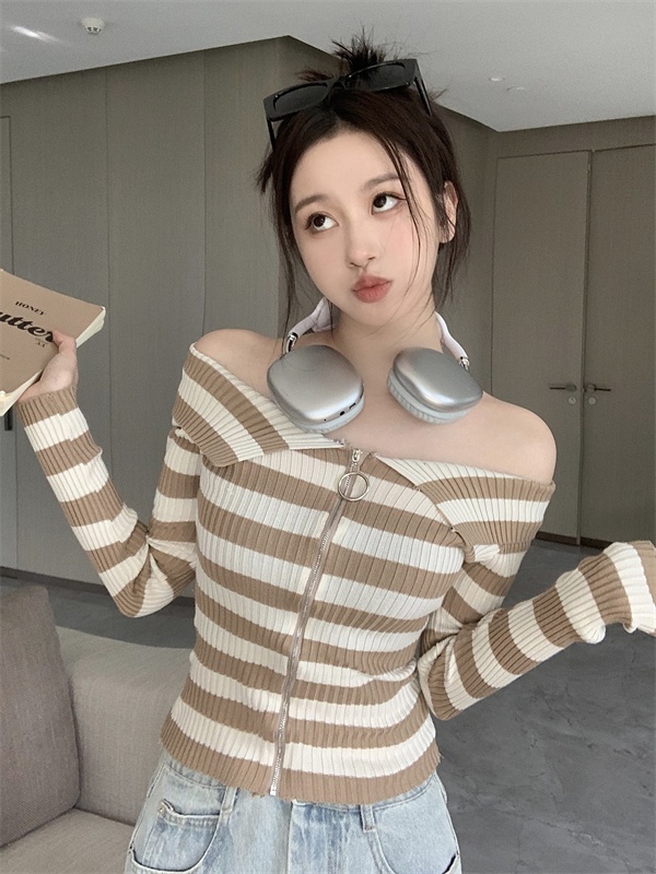 Knitted zip autumn and winter flat shoulder bottoming shirt