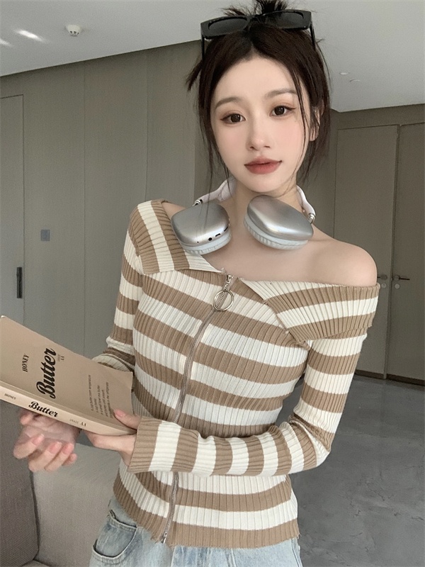 Knitted zip autumn and winter flat shoulder bottoming shirt