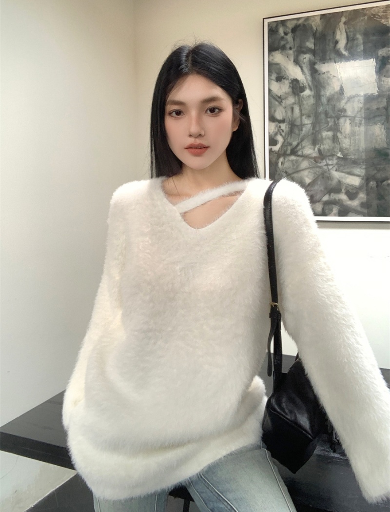 Wears outside V-neck France style mink hair sweater