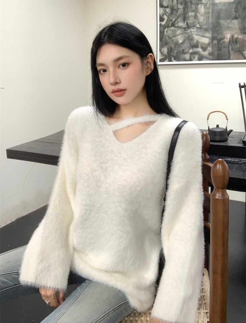 Wears outside V-neck France style mink hair sweater