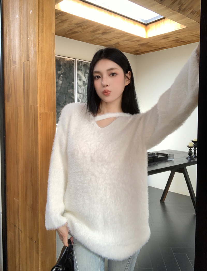 Wears outside V-neck France style mink hair sweater