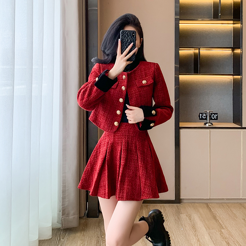 Red spring and autumn skirt pleated coat 2pcs set