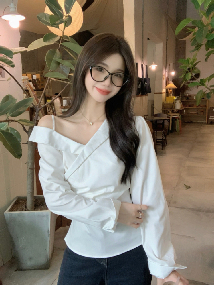 Korean style slim long sleeve white V-neck shirt for women