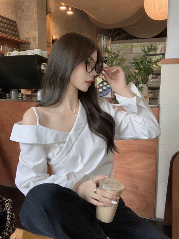 Korean style slim long sleeve white V-neck shirt for women