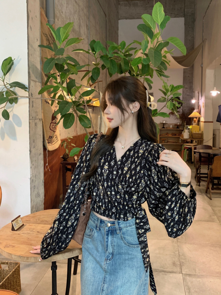 Floral retro Korean style shirt V-neck unique tops