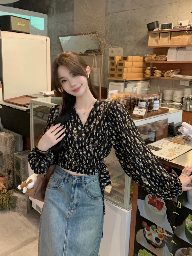 Floral retro Korean style shirt V-neck unique tops