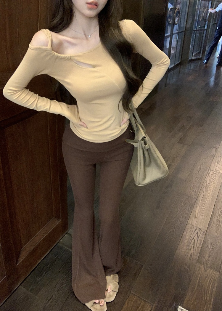 Tight khaki bottoming T-shirt