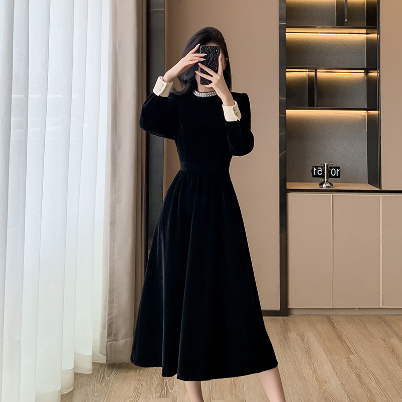 Slim velvet black dress pinched waist Hepburn style long dress