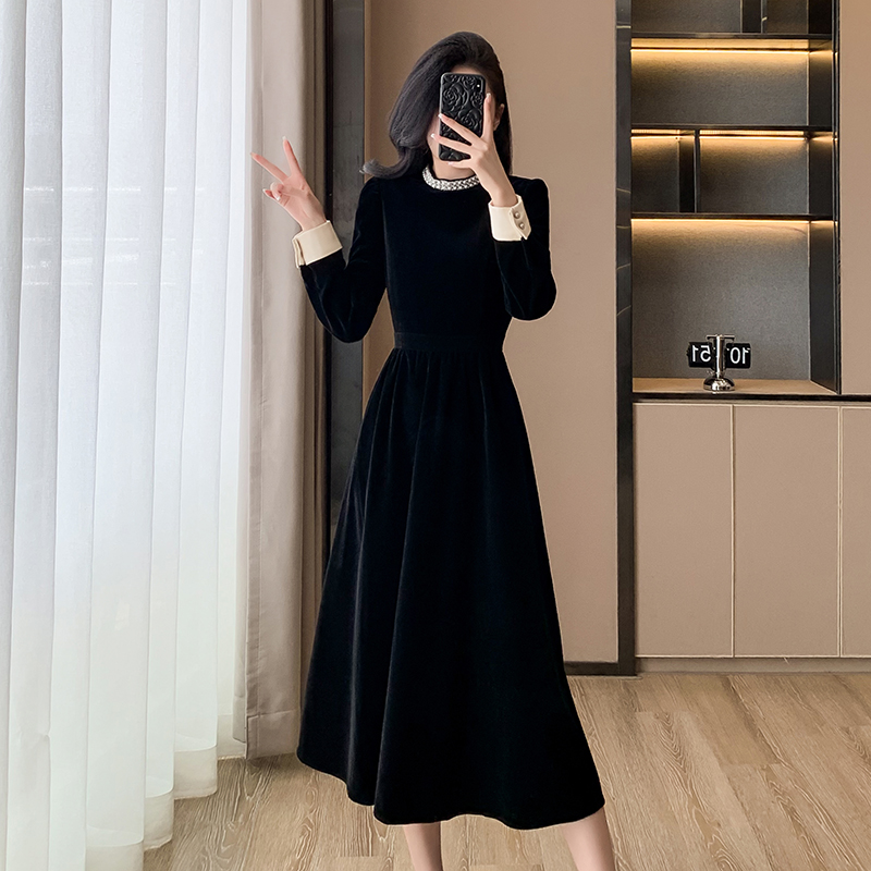 Slim velvet black dress pinched waist Hepburn style long dress