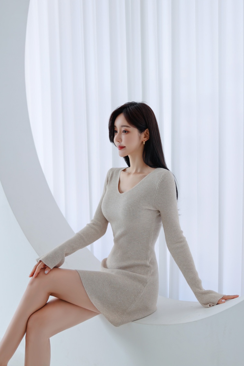 Show young V-neck sweet trumpet sleeves A-line dress