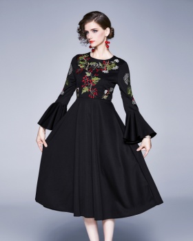 Pinched waist crimp embroidered flowers dress for women