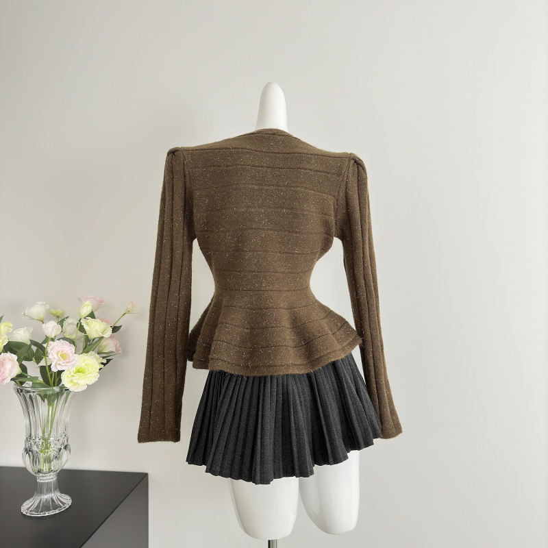 V-neck chanelstyle pearl buckle lotus leaf edges sweater